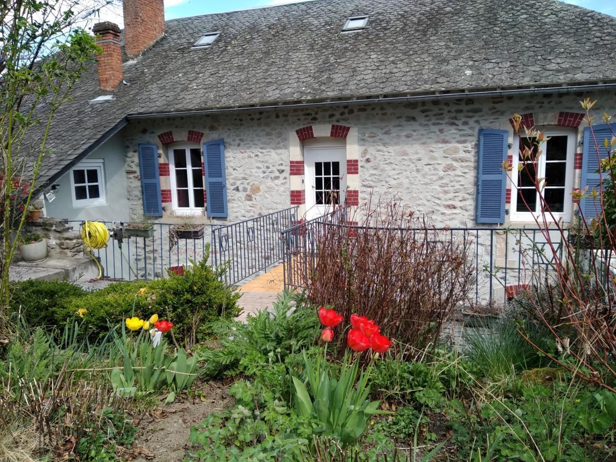Le Relais Des Capucines Bed & Breakfast Largnac Dış mekan fotoğraf