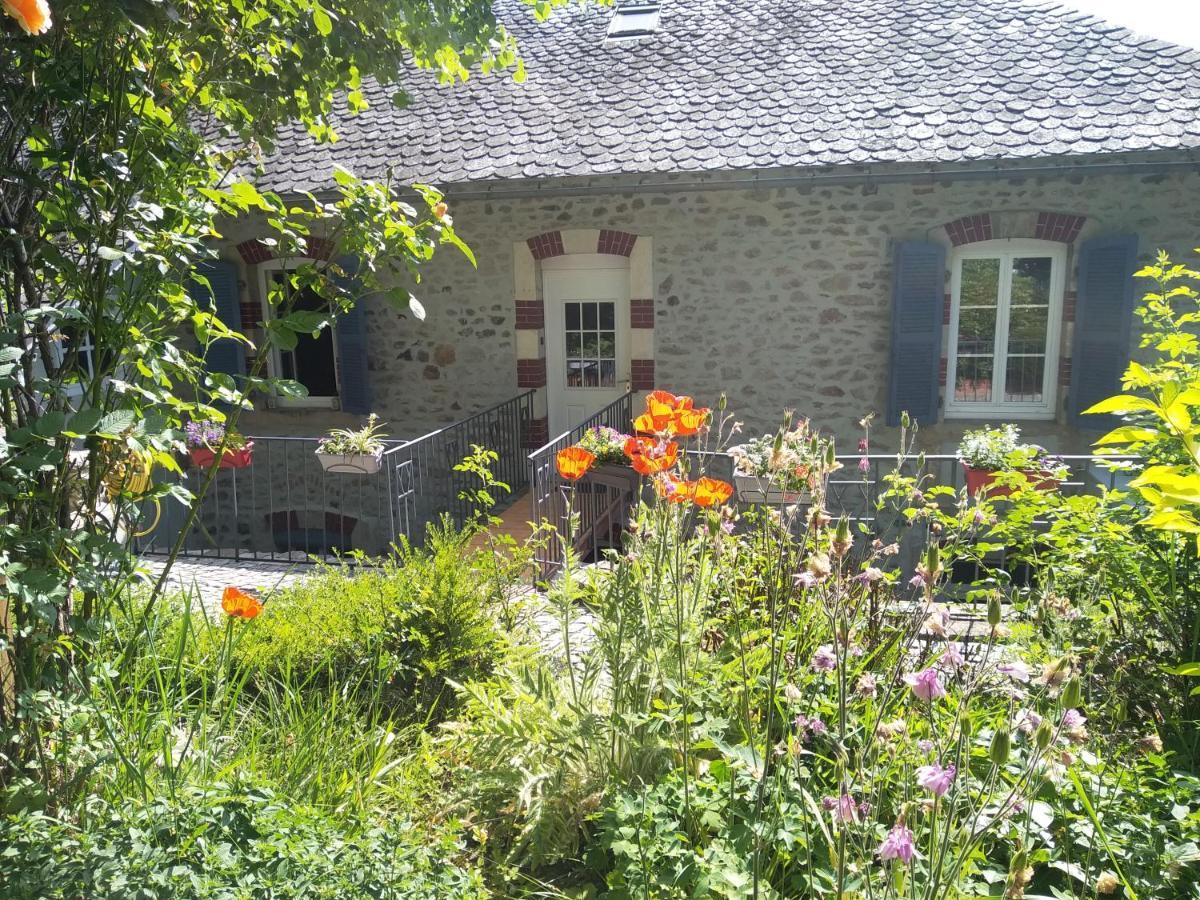 Le Relais Des Capucines Bed & Breakfast Largnac Dış mekan fotoğraf