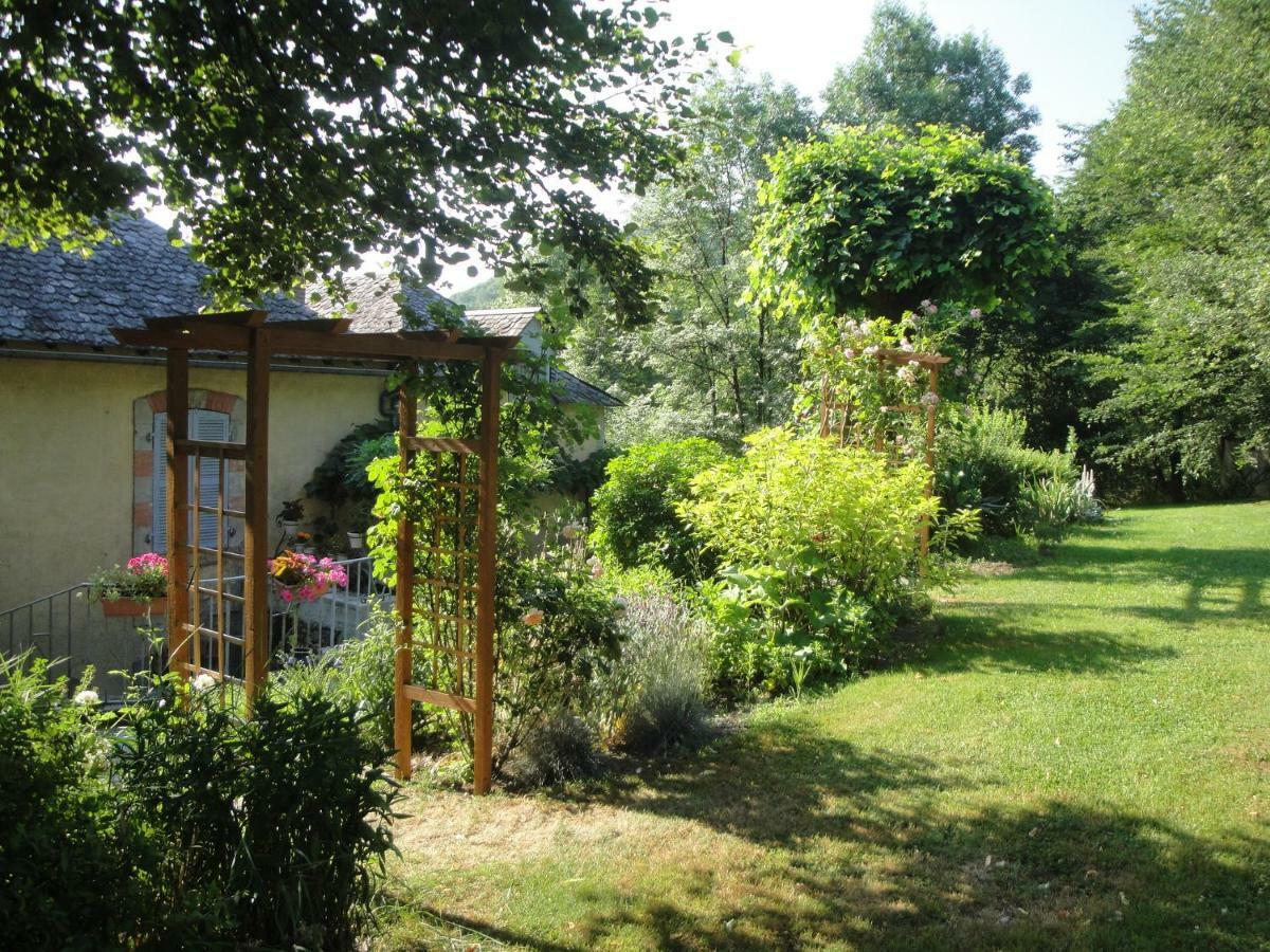 Le Relais Des Capucines Bed & Breakfast Largnac Dış mekan fotoğraf