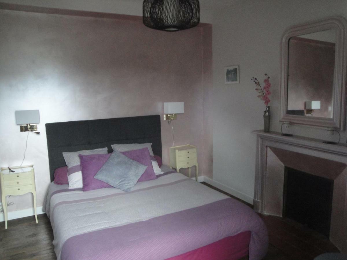 Le Relais Des Capucines Bed & Breakfast Largnac Dış mekan fotoğraf